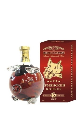 фото коньяк Armenian Cognac 5 Stars gift box Piggy 0,5 л