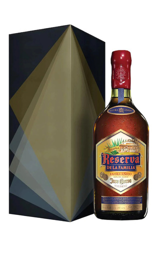 фото текила Jose Cuervo Reserva de la Familla Extra Anejo 0,7 л