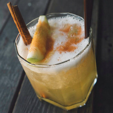 Рецепт коктейля «Яблочный коктейль с корицей»